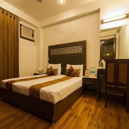 Hotel Sunstar Heights Delhi  Exterior photo