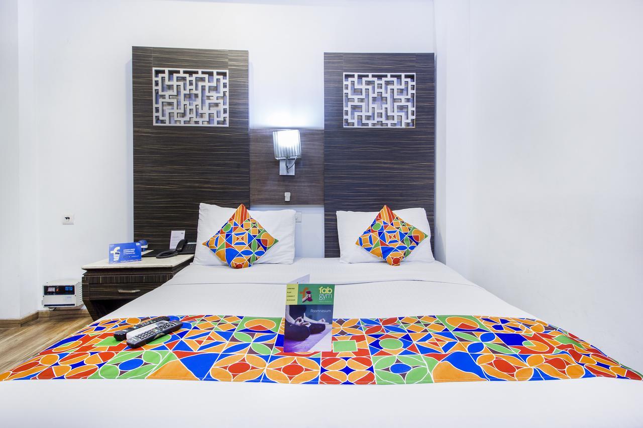 Hotel Sunstar Heights Delhi  Exterior photo