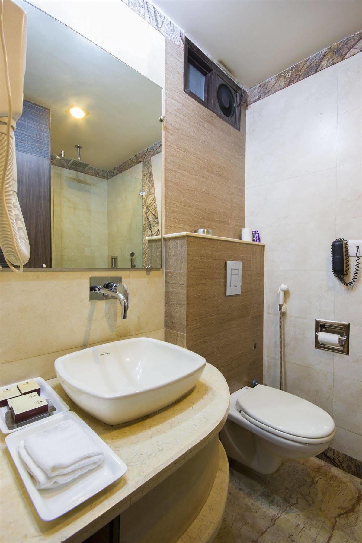 Hotel Sunstar Heights Delhi  Exterior photo